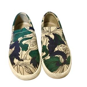 Naturalizer Slip on Sneakers